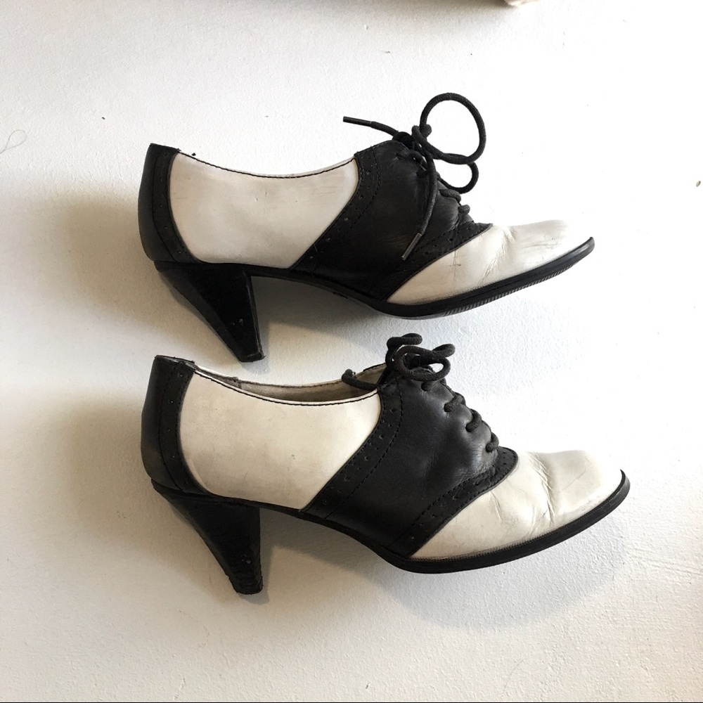 G.H. Bass & Co Glenbrook Oxford Black/White Heels